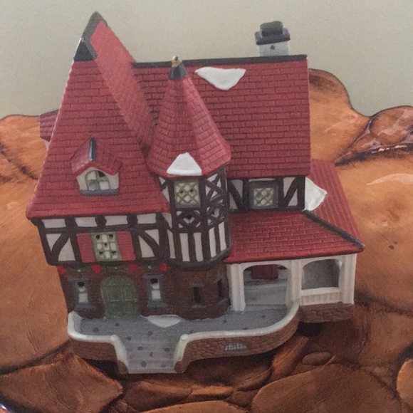 Miniature house size 8 by 8 by 5 inches - Picture 5 of 17